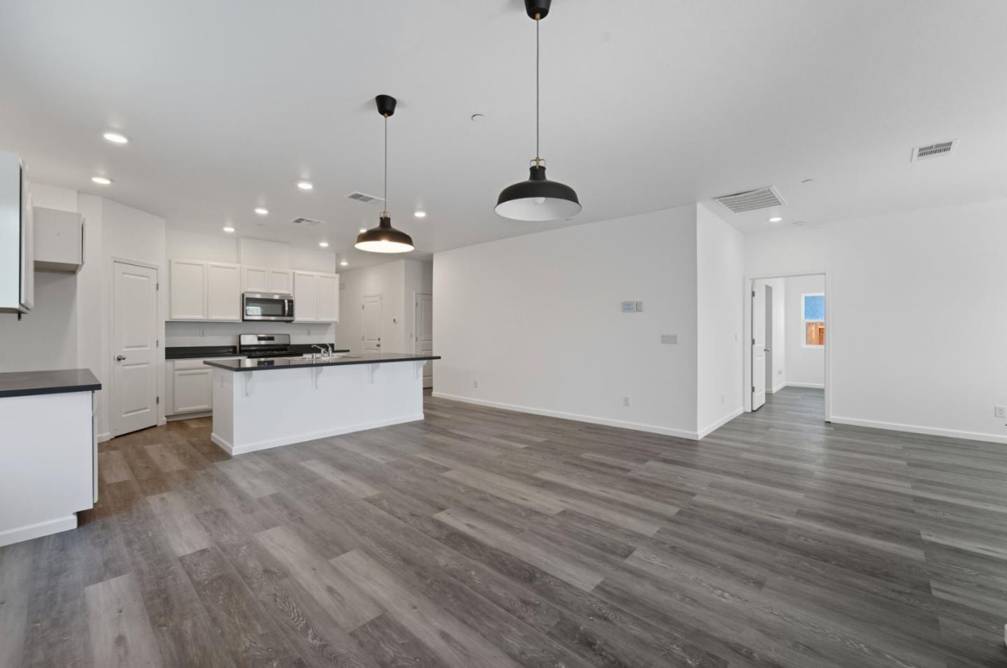 Detail Gallery Image 12 of 35 For 4854 E Goshawk Ct, Stockton,  CA 95215 - 4 Beds | 2 Baths