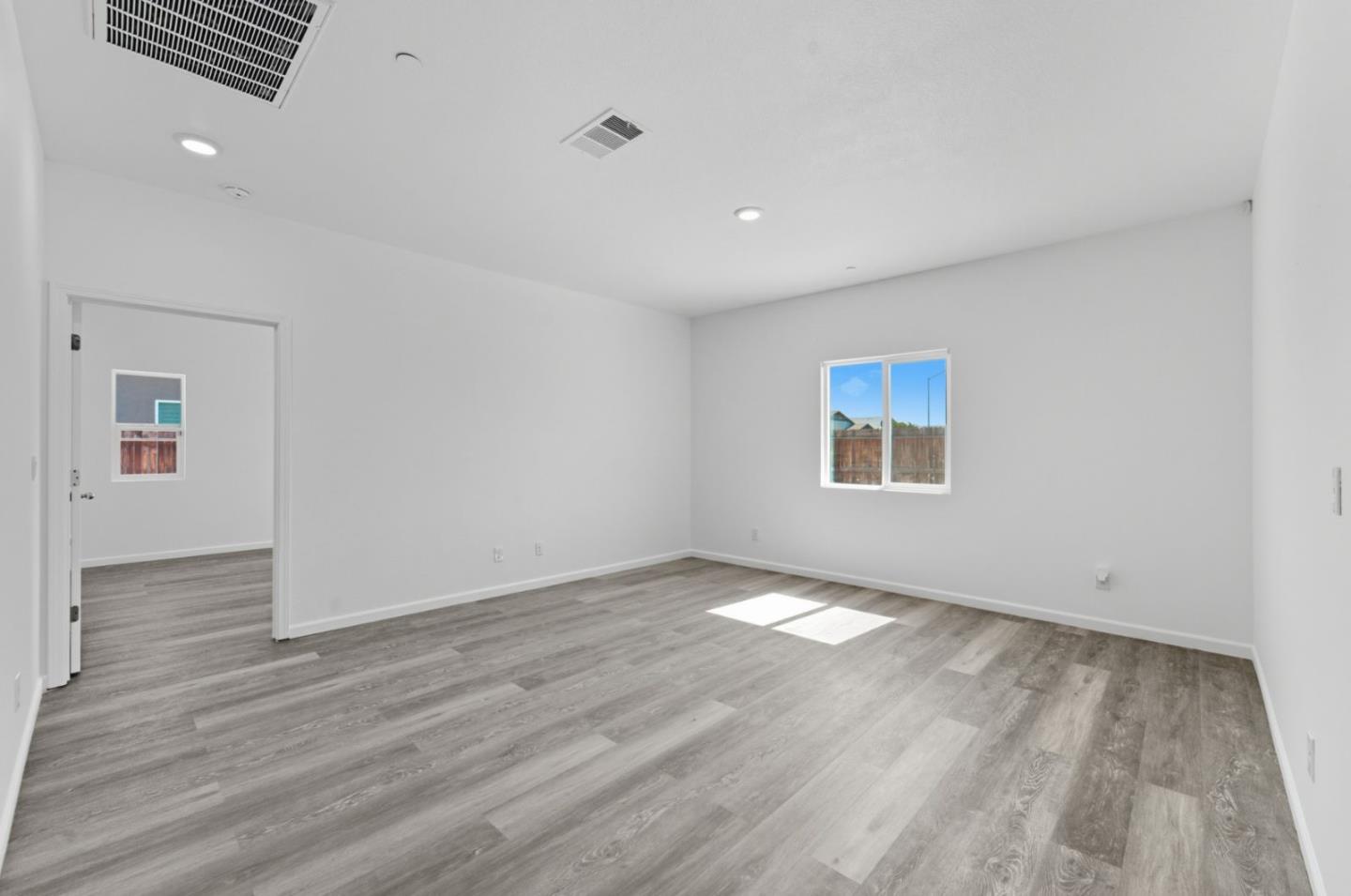 Detail Gallery Image 13 of 35 For 4854 E Goshawk Ct, Stockton,  CA 95215 - 4 Beds | 2 Baths