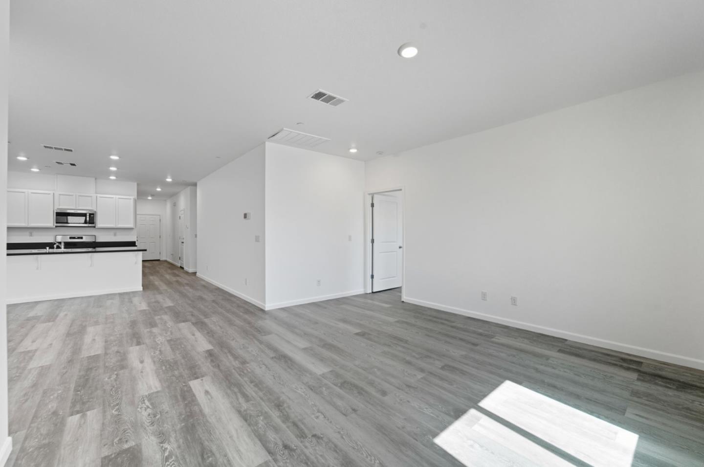 Detail Gallery Image 14 of 35 For 4854 E Goshawk Ct, Stockton,  CA 95215 - 4 Beds | 2 Baths