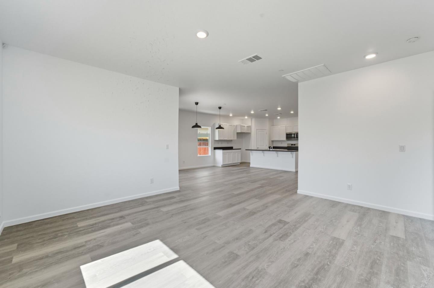 Detail Gallery Image 15 of 35 For 4854 E Goshawk Ct, Stockton,  CA 95215 - 4 Beds | 2 Baths