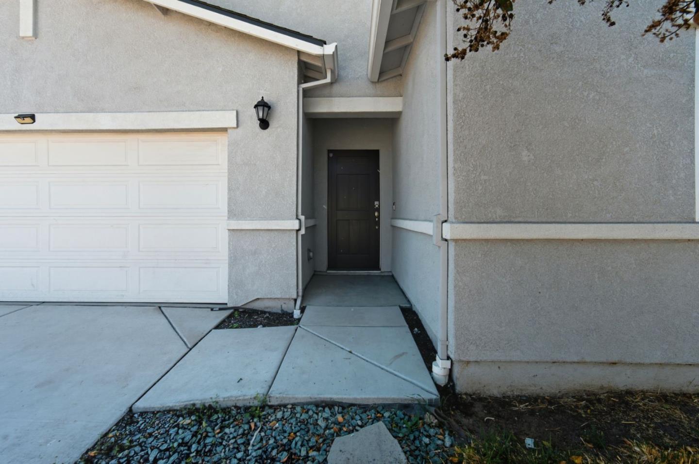 Detail Gallery Image 2 of 35 For 4854 E Goshawk Ct, Stockton,  CA 95215 - 4 Beds | 2 Baths