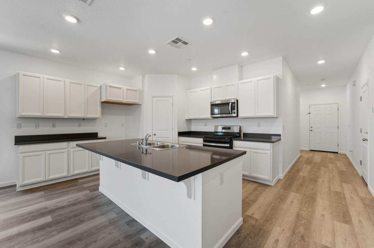 Detail Gallery Image 21 of 35 For 4854 E Goshawk Ct, Stockton,  CA 95215 - 4 Beds | 2 Baths