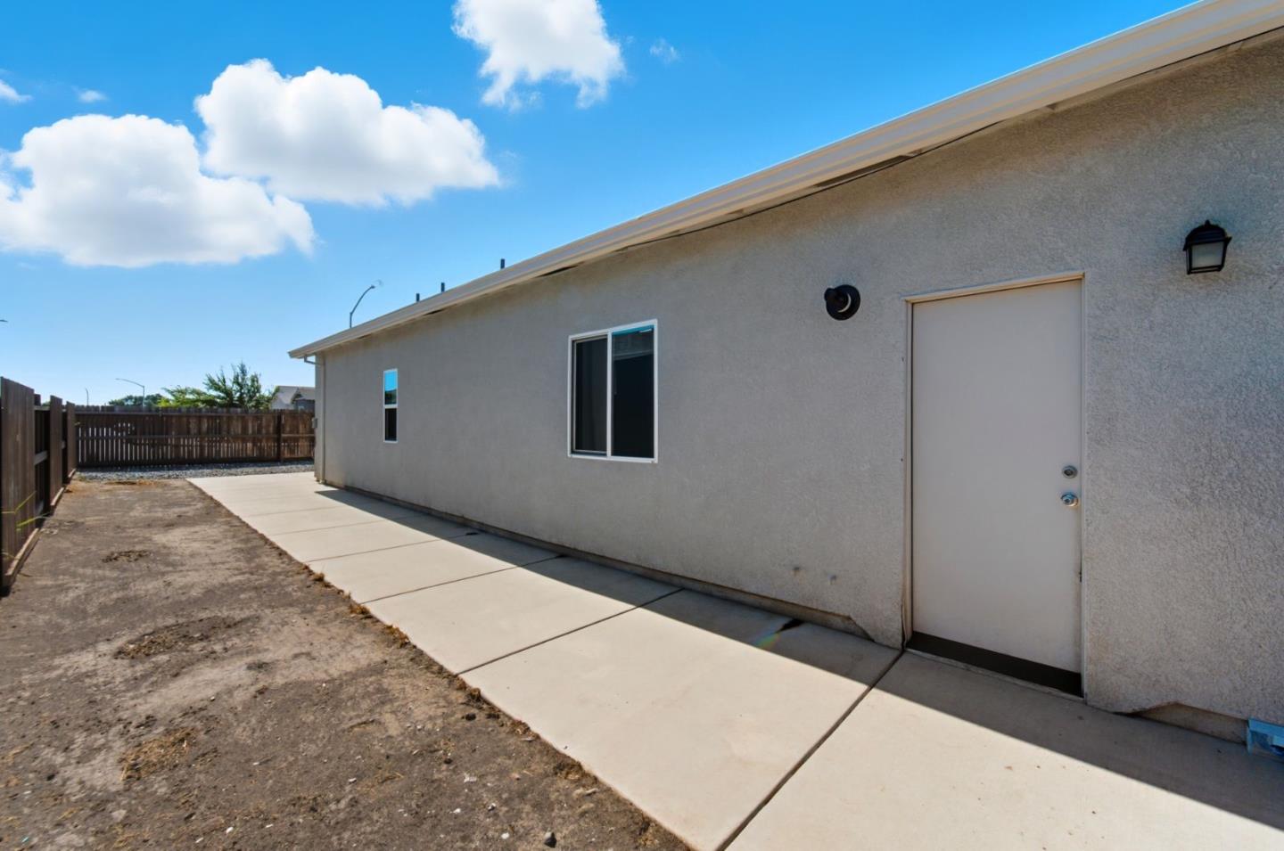 Detail Gallery Image 7 of 35 For 4854 E Goshawk Ct, Stockton,  CA 95215 - 4 Beds | 2 Baths