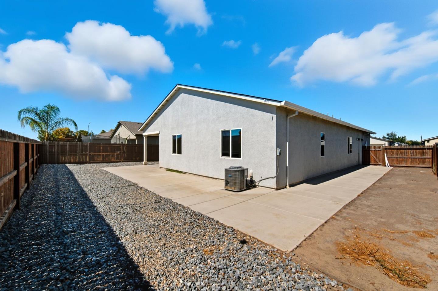 Detail Gallery Image 8 of 35 For 4854 E Goshawk Ct, Stockton,  CA 95215 - 4 Beds | 2 Baths