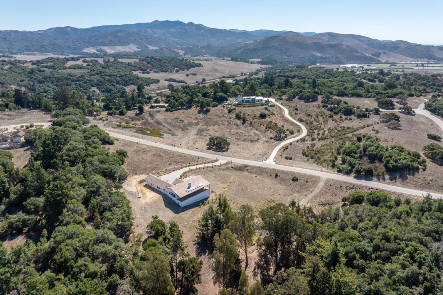 Detail Gallery Image 11 of 58 For 9020 Hidden Canyon Rd, Salinas,  CA 93907 - 4 Beds | 3/1 Baths