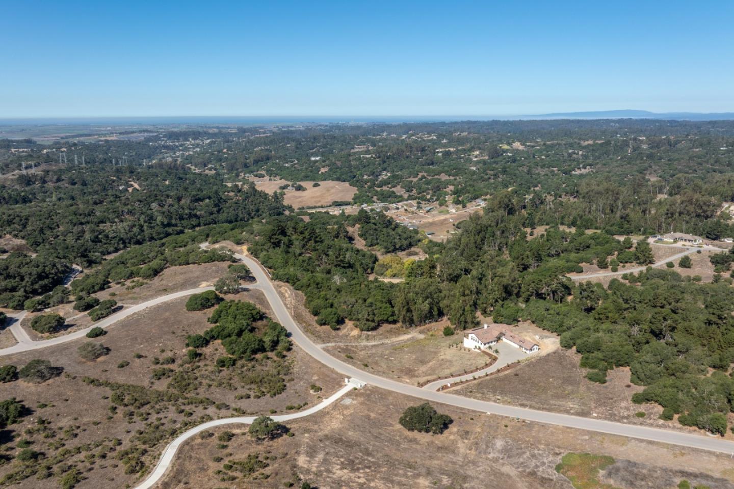 Detail Gallery Image 6 of 58 For 9020 Hidden Canyon Rd, Salinas,  CA 93907 - 4 Beds | 3/1 Baths