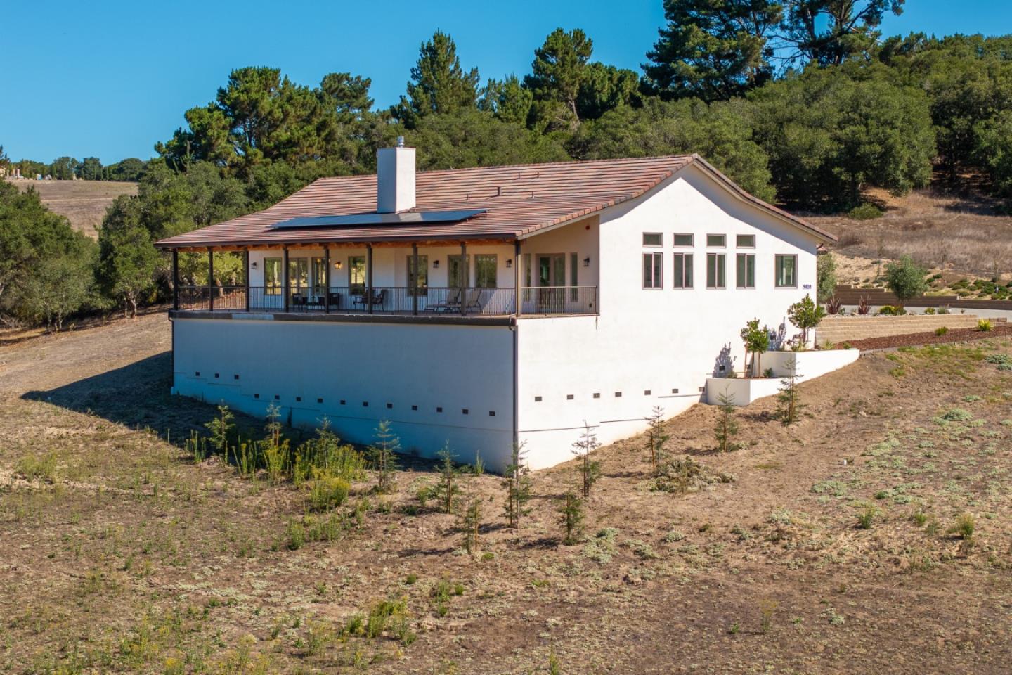Detail Gallery Image 8 of 58 For 9020 Hidden Canyon Rd, Salinas,  CA 93907 - 4 Beds | 3/1 Baths