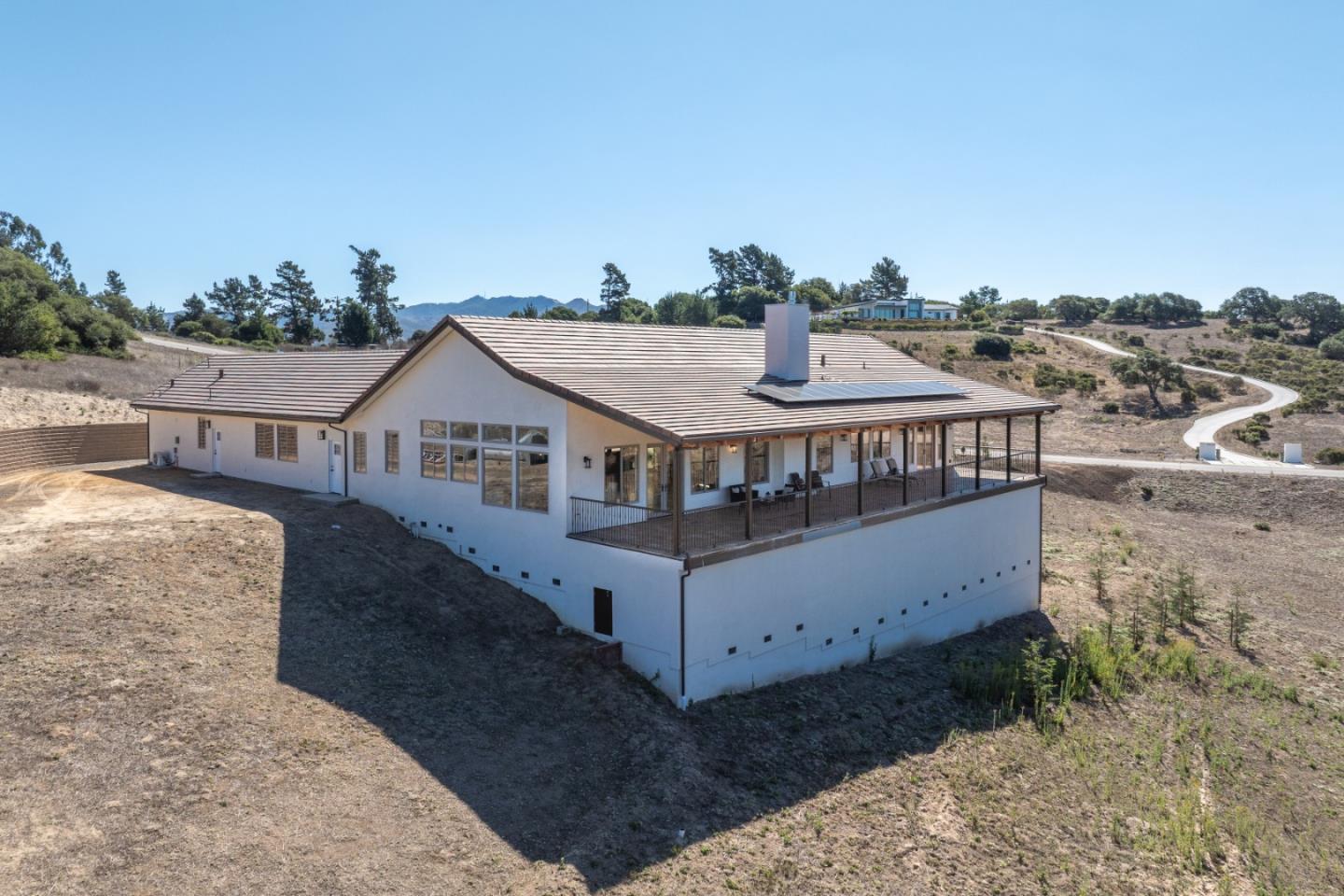 Detail Gallery Image 9 of 58 For 9020 Hidden Canyon Rd, Salinas,  CA 93907 - 4 Beds | 3/1 Baths