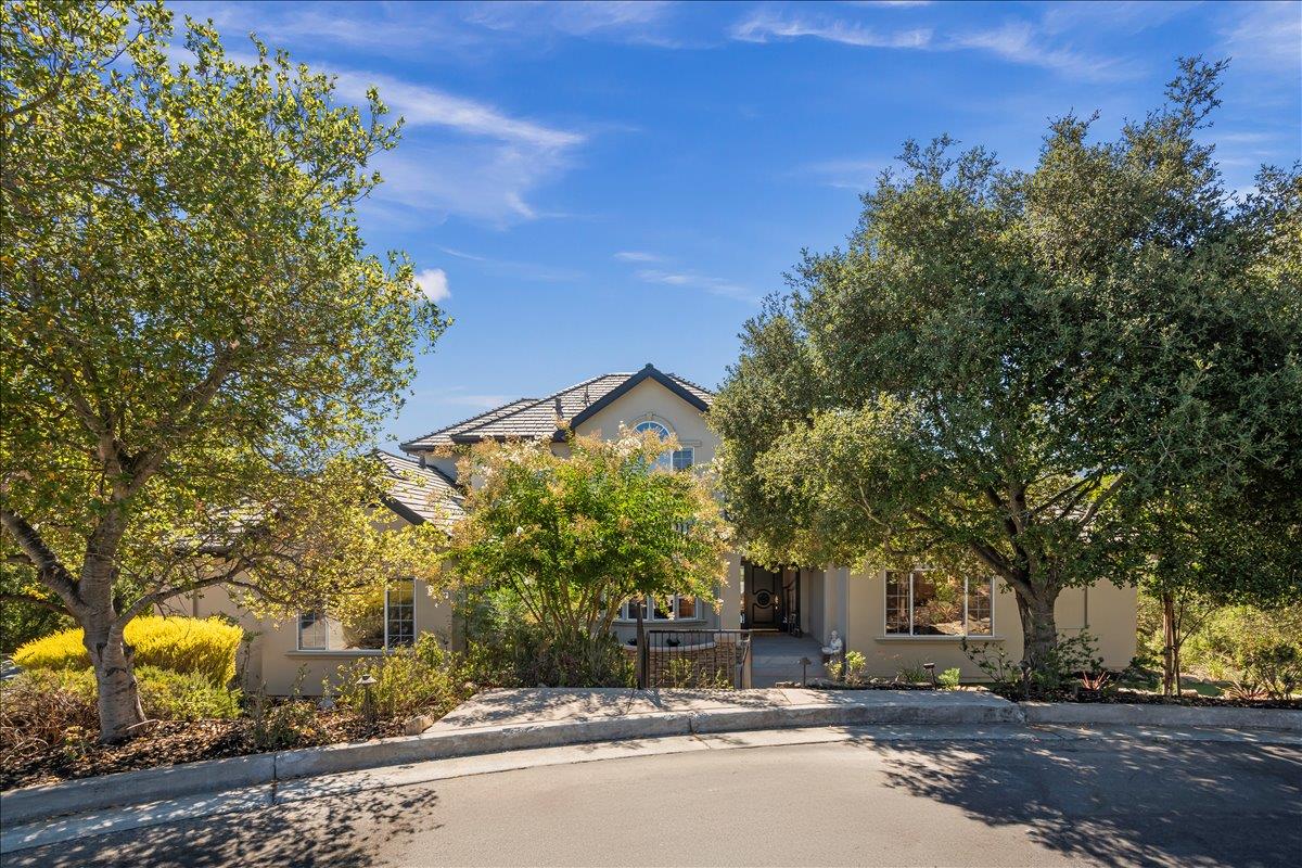 Detail Gallery Image 4 of 71 For 8320 Chantrelle Ct, Gilroy,  CA 95020 - 4 Beds | 3/1 Baths