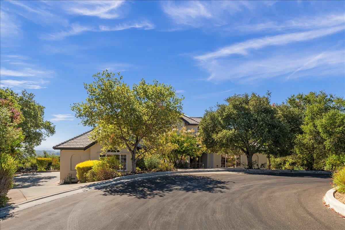 Detail Gallery Image 5 of 71 For 8320 Chantrelle Ct, Gilroy,  CA 95020 - 4 Beds | 3/1 Baths