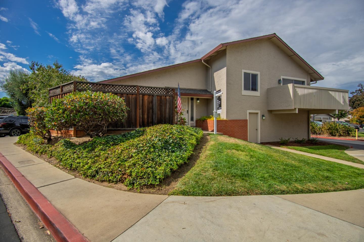 Detail Gallery Image 16 of 27 For 1350 Charmwood Sq, San Jose,  CA 95117 - 2 Beds | 1 Baths