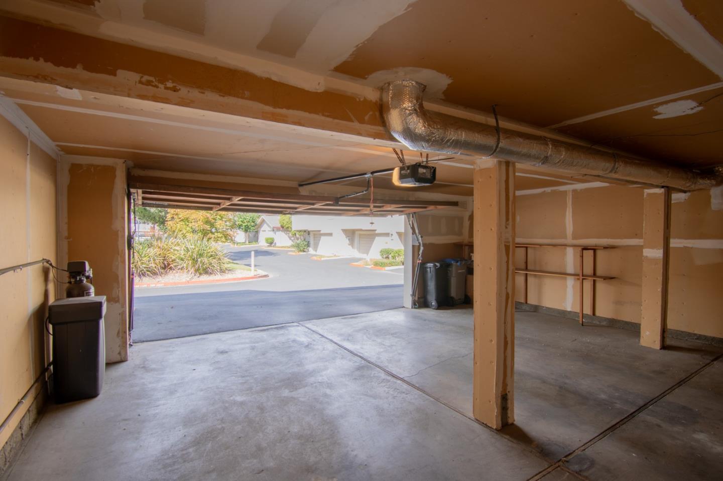 Detail Gallery Image 17 of 27 For 1350 Charmwood Sq, San Jose,  CA 95117 - 2 Beds | 1 Baths