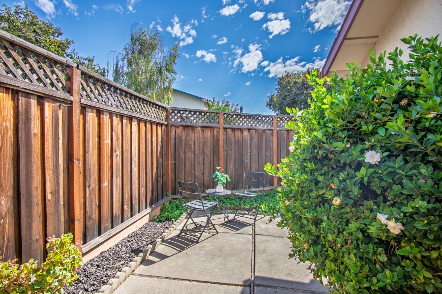 Detail Gallery Image 21 of 27 For 1350 Charmwood Sq, San Jose,  CA 95117 - 2 Beds | 1 Baths
