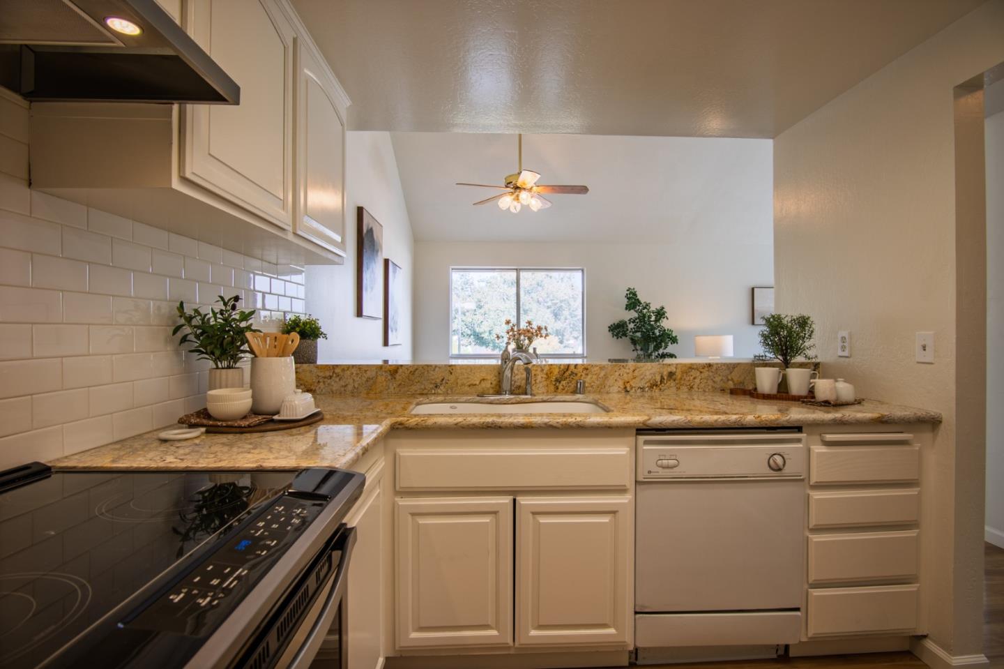 Detail Gallery Image 5 of 27 For 1350 Charmwood Sq, San Jose,  CA 95117 - 2 Beds | 1 Baths