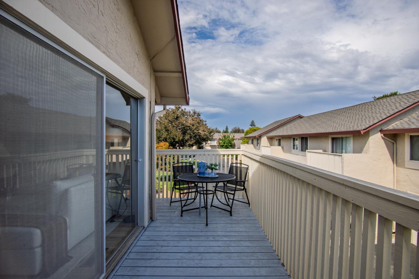 Detail Gallery Image 9 of 27 For 1350 Charmwood Sq, San Jose,  CA 95117 - 2 Beds | 1 Baths