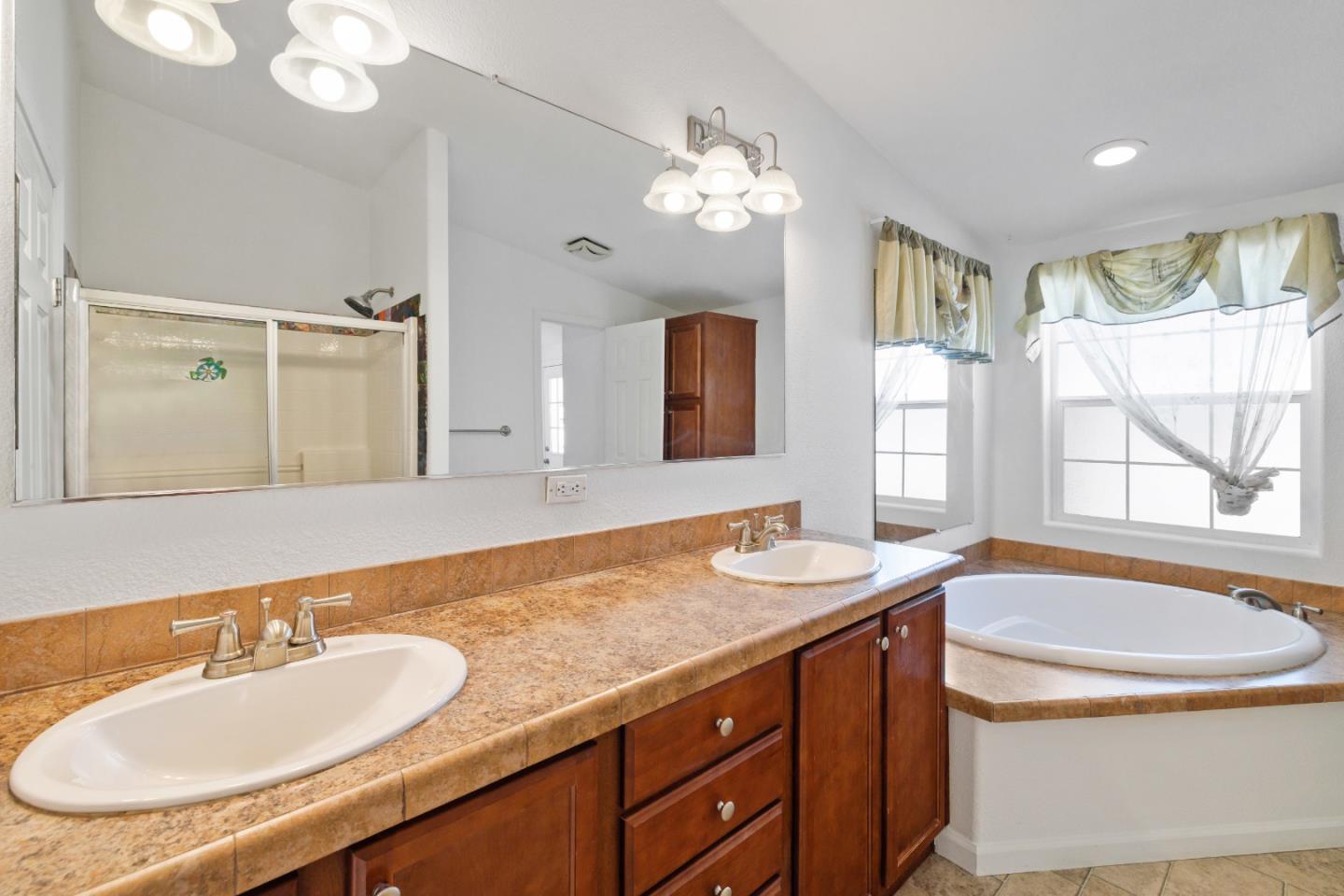 Detail Gallery Image 10 of 34 For 444 Whispering Pines Dr #68,  Scotts Valley,  CA 95066 - 3 Beds | 2 Baths