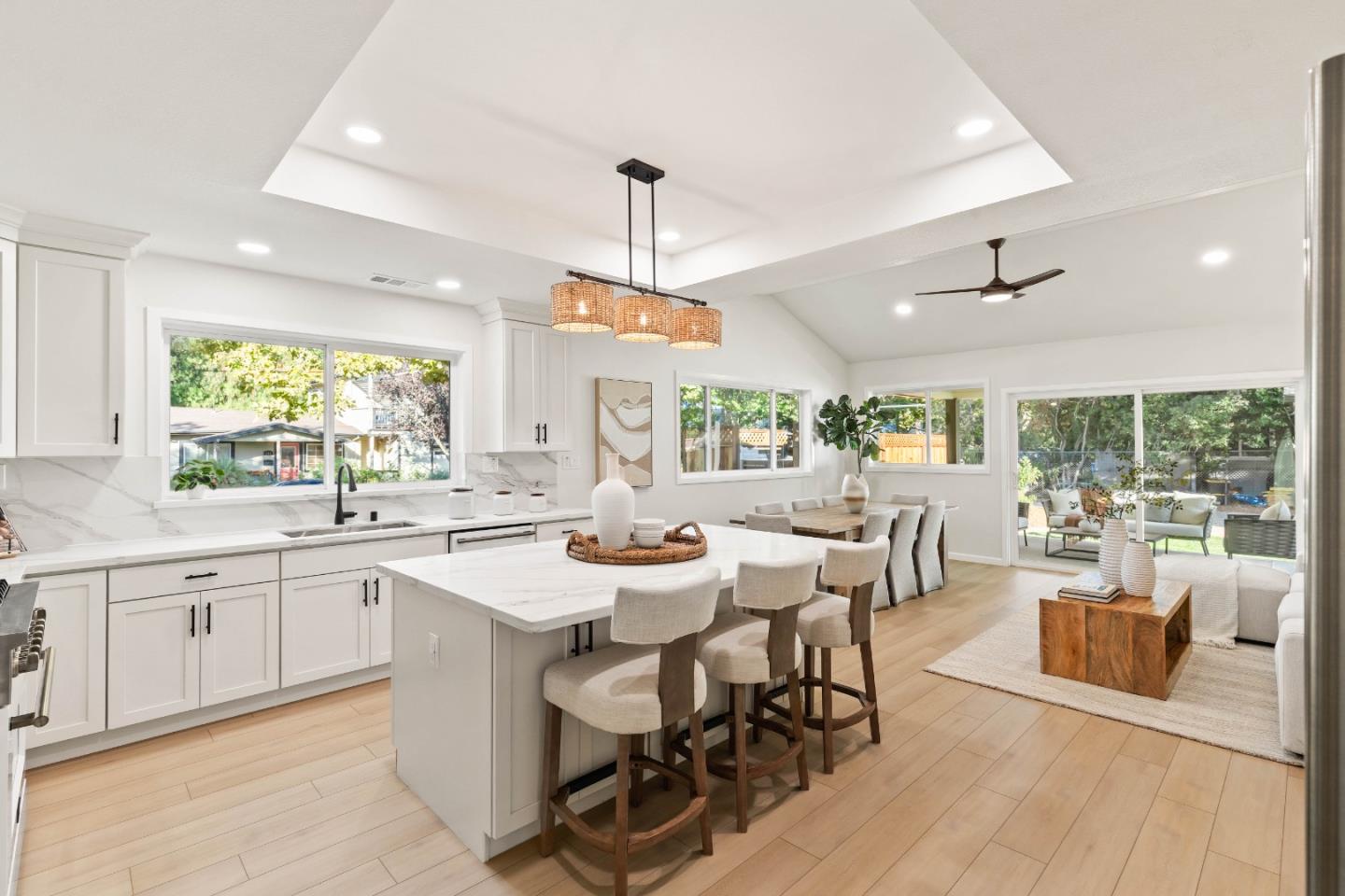 Detail Gallery Image 18 of 38 For 620 Iris St, Redwood City,  CA 94062 - 4 Beds | 3/1 Baths
