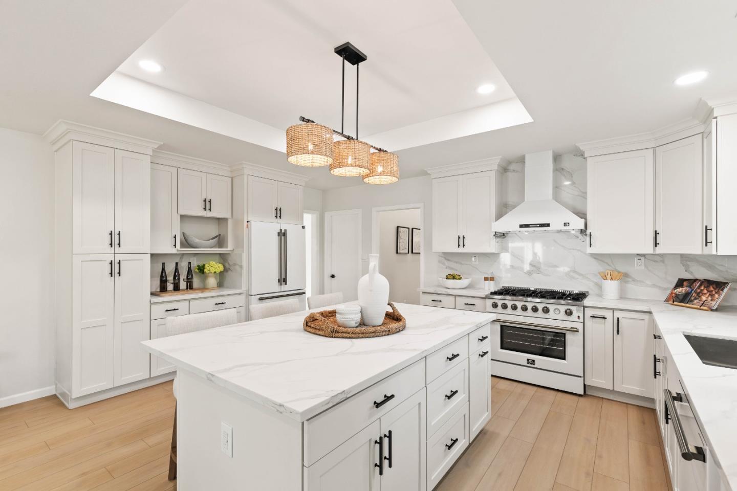 Detail Gallery Image 20 of 38 For 620 Iris St, Redwood City,  CA 94062 - 4 Beds | 3/1 Baths