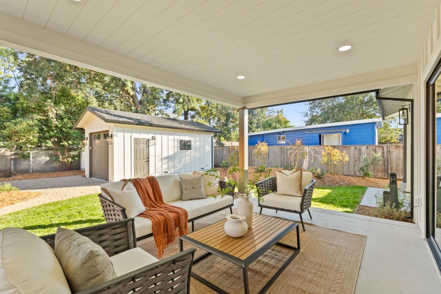 Detail Gallery Image 26 of 38 For 620 Iris St, Redwood City,  CA 94062 - 4 Beds | 3/1 Baths