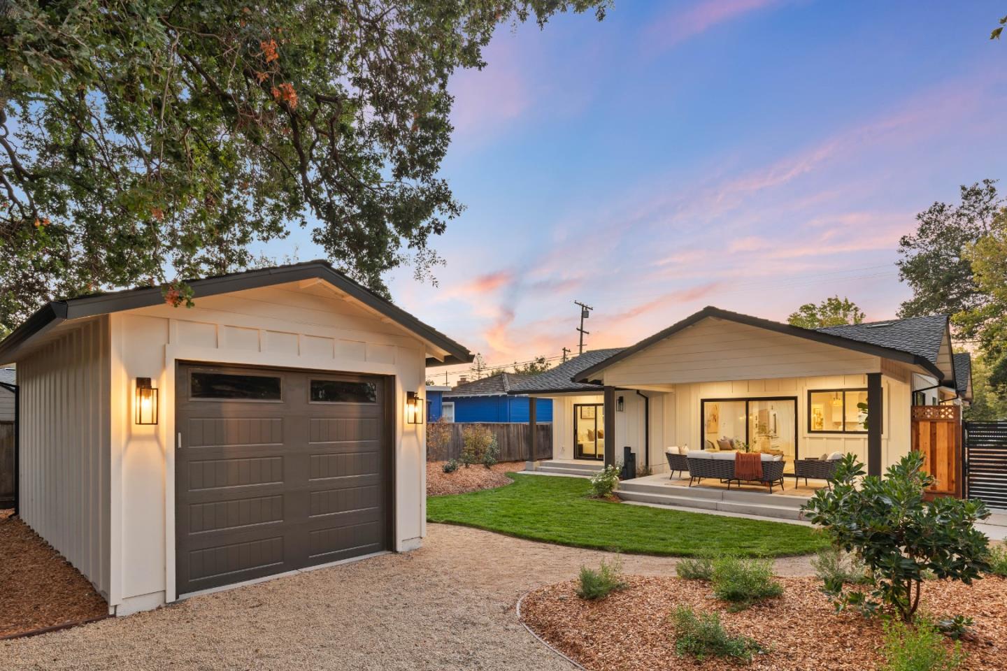 Detail Gallery Image 30 of 38 For 620 Iris St, Redwood City,  CA 94062 - 4 Beds | 3/1 Baths