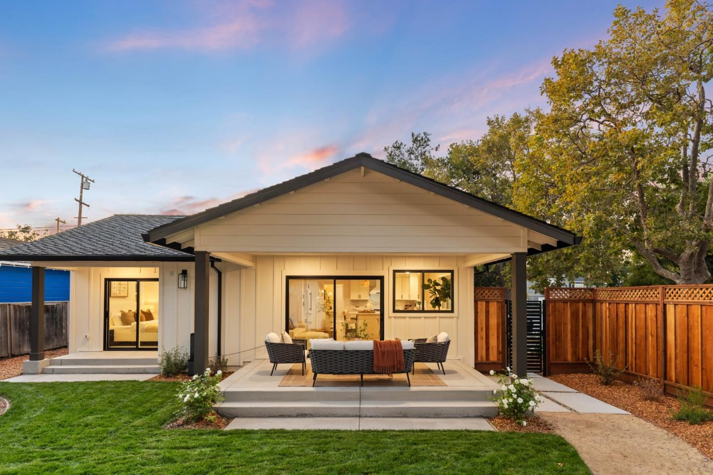 Detail Gallery Image 31 of 38 For 620 Iris St, Redwood City,  CA 94062 - 4 Beds | 3/1 Baths