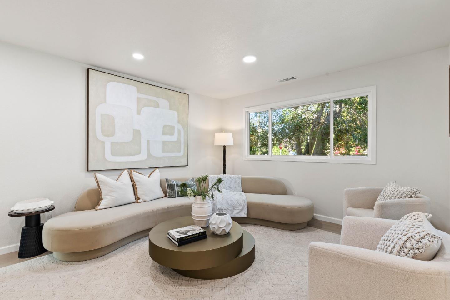 Detail Gallery Image 5 of 38 For 620 Iris St, Redwood City,  CA 94062 - 4 Beds | 3/1 Baths