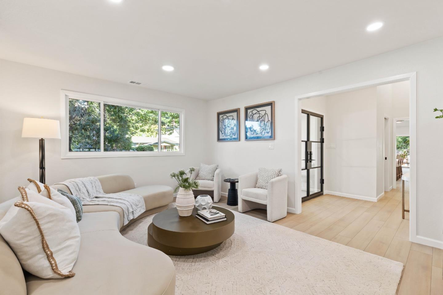 Detail Gallery Image 6 of 38 For 620 Iris St, Redwood City,  CA 94062 - 4 Beds | 3/1 Baths