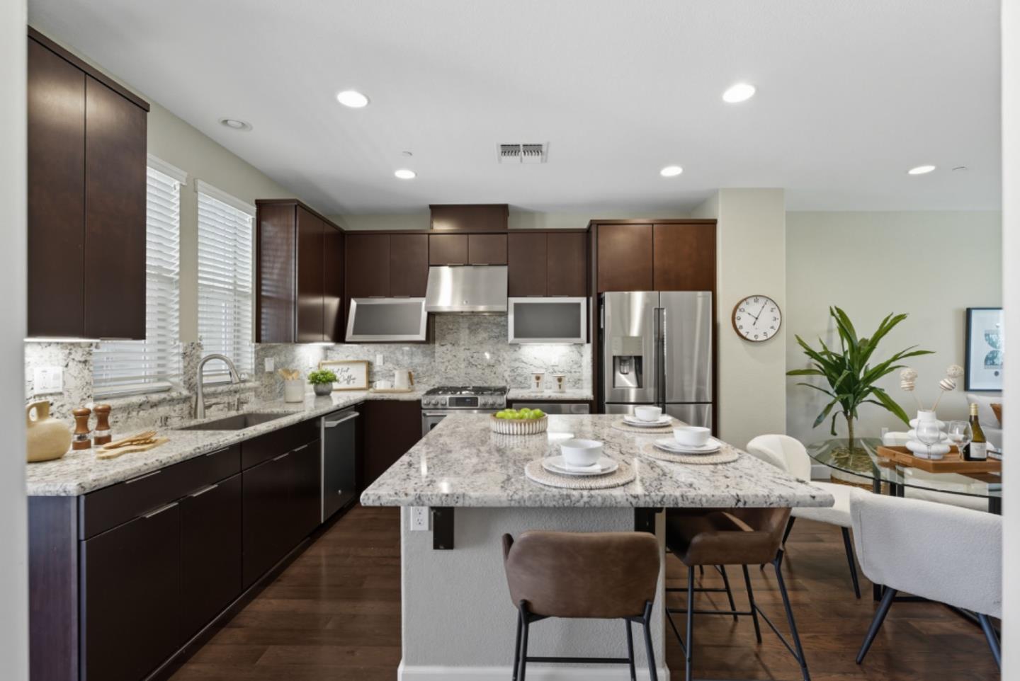Detail Gallery Image 13 of 42 For 5815 Brandon Ct, San Jose,  CA 95123 - 3 Beds | 3/1 Baths
