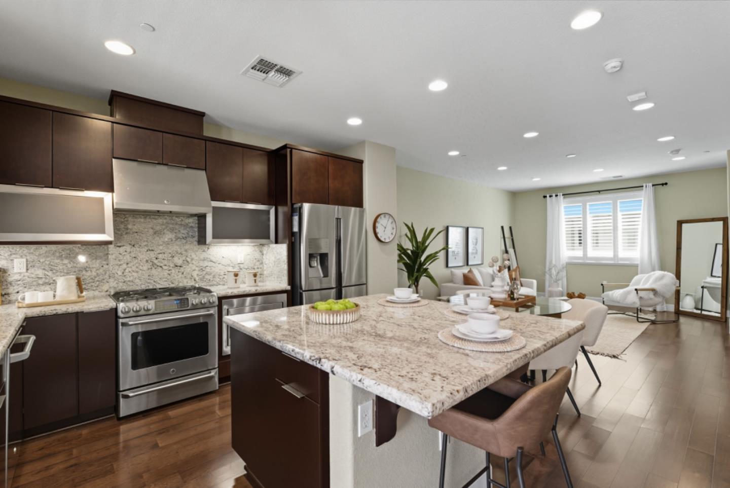 Detail Gallery Image 14 of 42 For 5815 Brandon Ct, San Jose,  CA 95123 - 3 Beds | 3/1 Baths