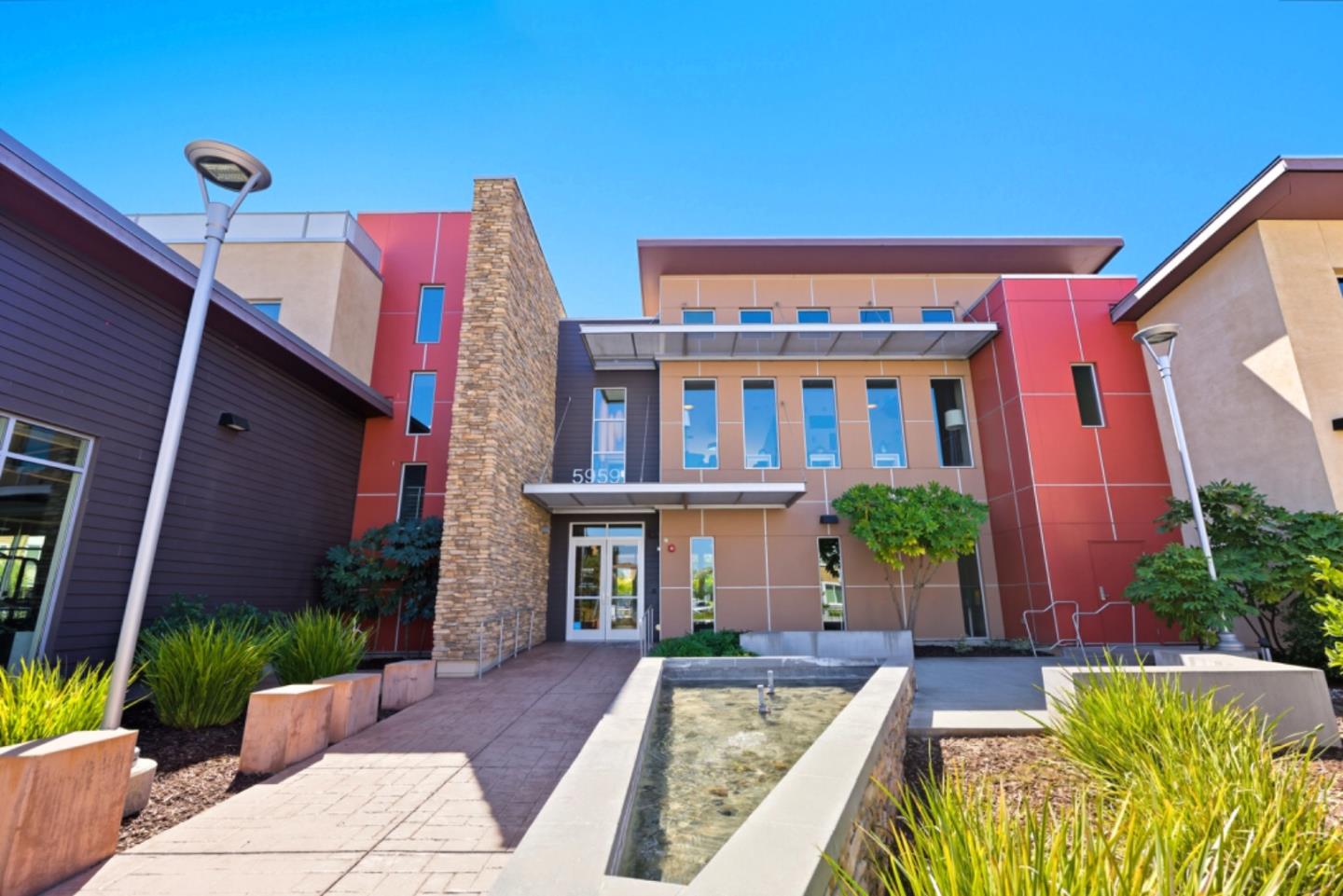 Detail Gallery Image 34 of 42 For 5815 Brandon Ct, San Jose,  CA 95123 - 3 Beds | 3/1 Baths
