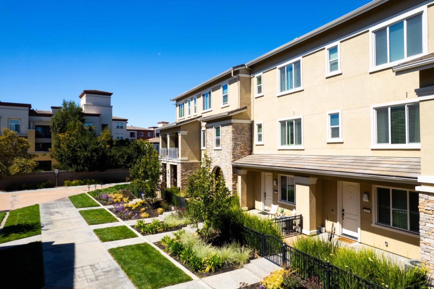 Detail Gallery Image 4 of 42 For 5815 Brandon Ct, San Jose,  CA 95123 - 3 Beds | 3/1 Baths