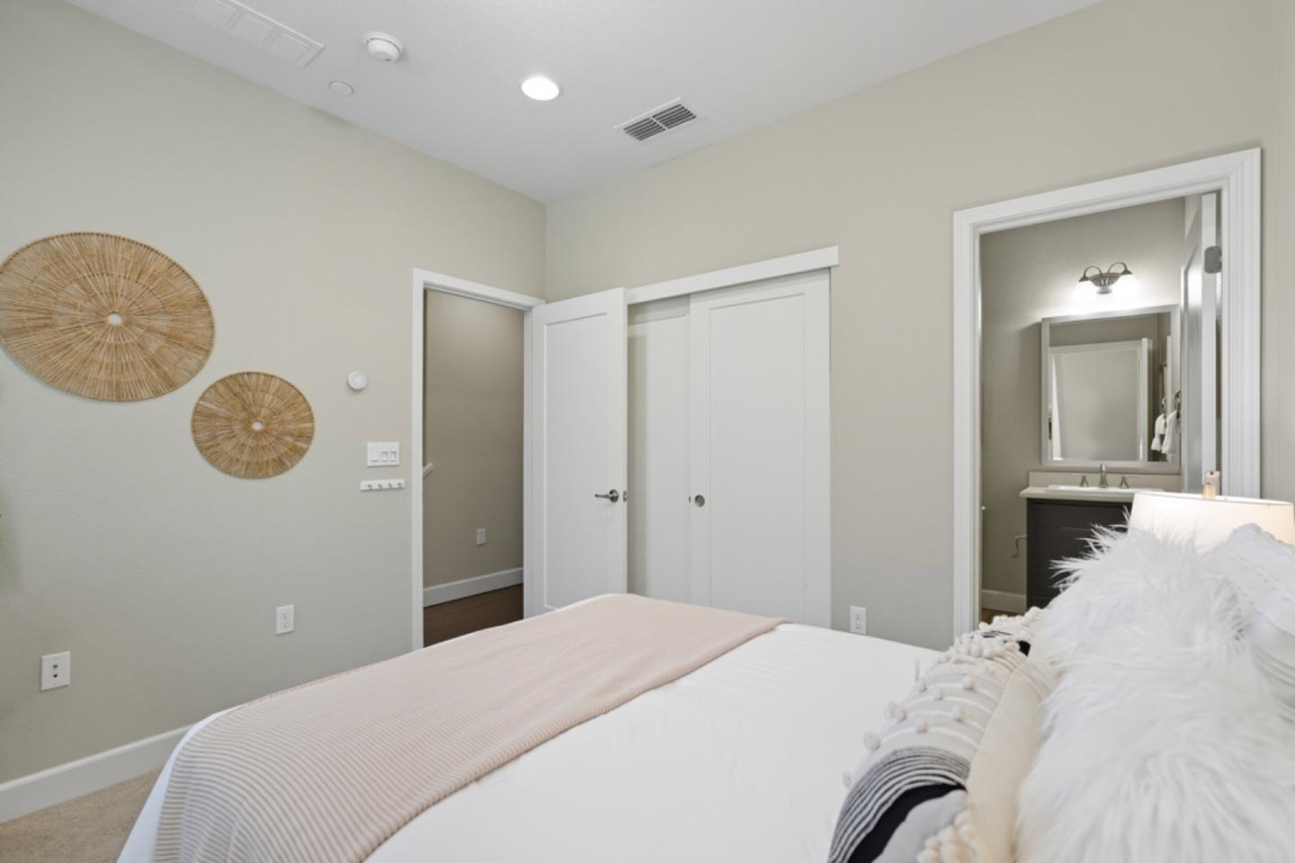 Detail Gallery Image 7 of 42 For 5815 Brandon Ct, San Jose,  CA 95123 - 3 Beds | 3/1 Baths