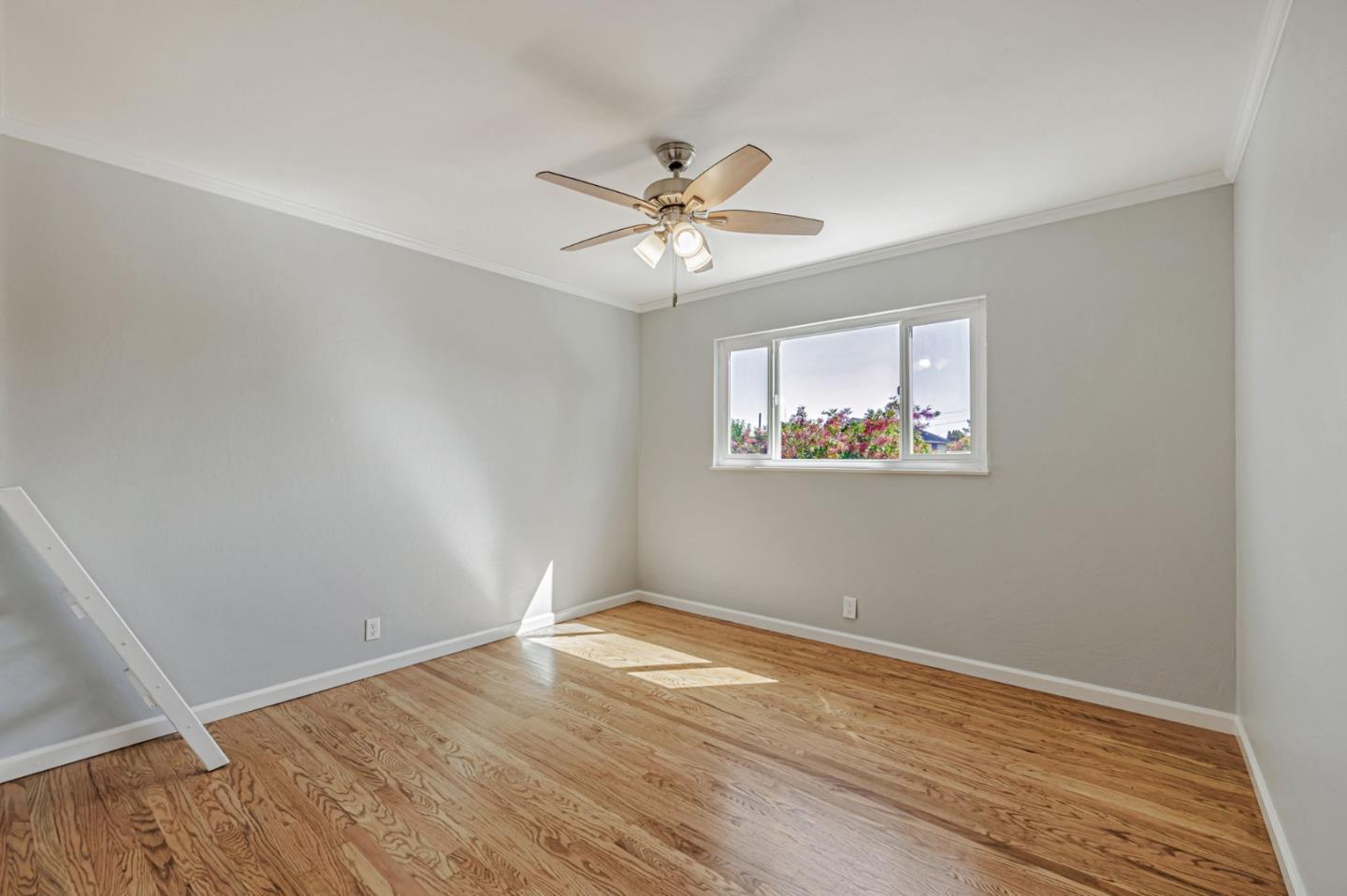 Detail Gallery Image 13 of 24 For 2925 Newark Way, San Jose,  CA 95124 - 3 Beds | 2/1 Baths