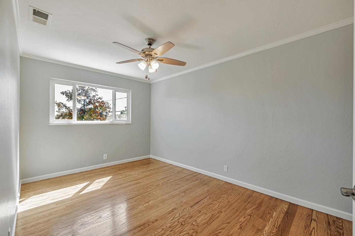 Detail Gallery Image 14 of 24 For 2925 Newark Way, San Jose,  CA 95124 - 3 Beds | 2/1 Baths