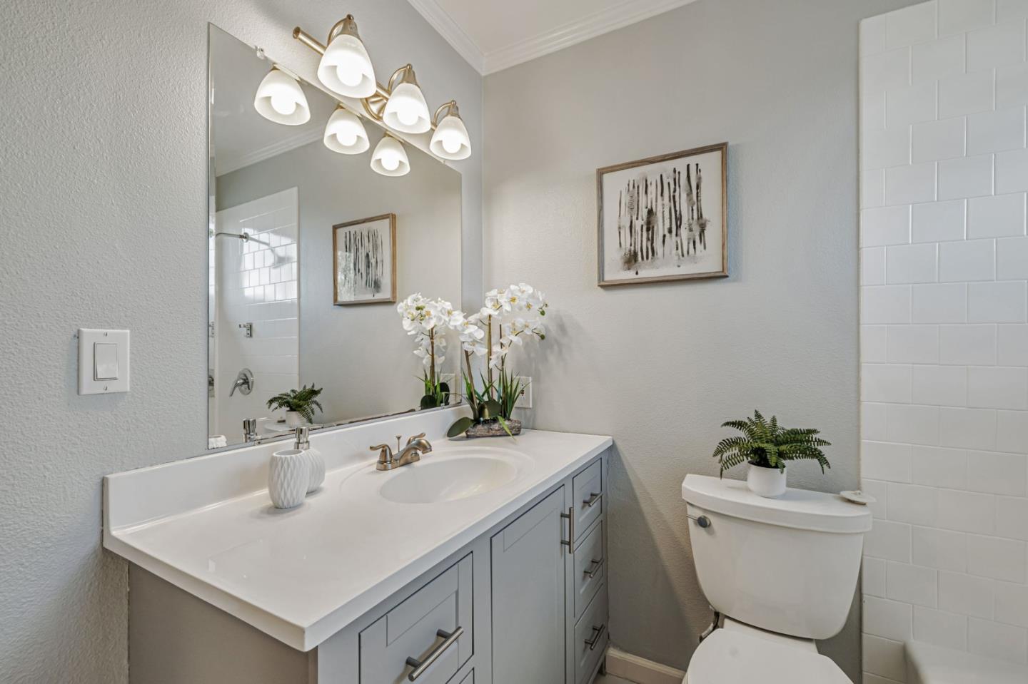 Detail Gallery Image 16 of 24 For 2925 Newark Way, San Jose,  CA 95124 - 3 Beds | 2/1 Baths