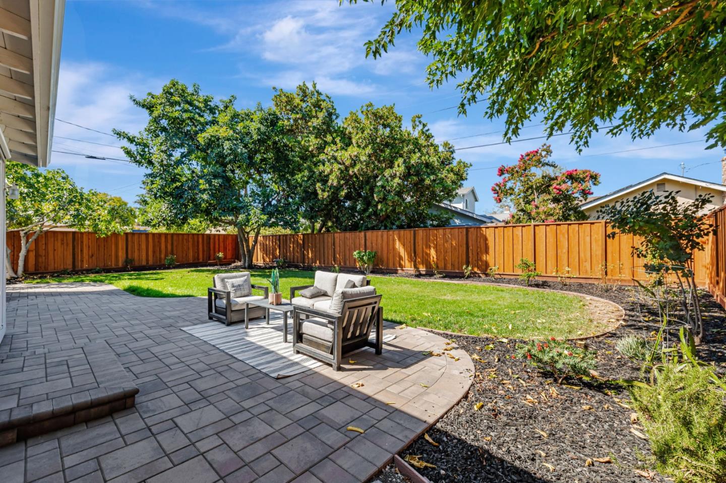 Detail Gallery Image 18 of 24 For 2925 Newark Way, San Jose,  CA 95124 - 3 Beds | 2/1 Baths