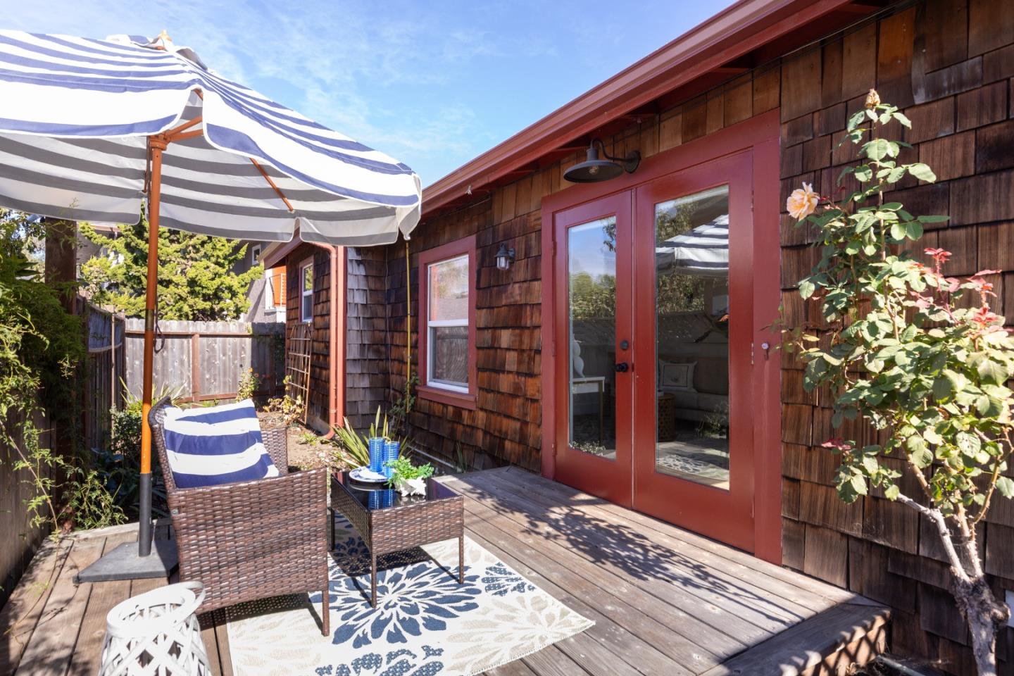 Detail Gallery Image 15 of 38 For 1122 Seabright Ave, Santa Cruz,  CA 95062 - 3 Beds | 1 Baths