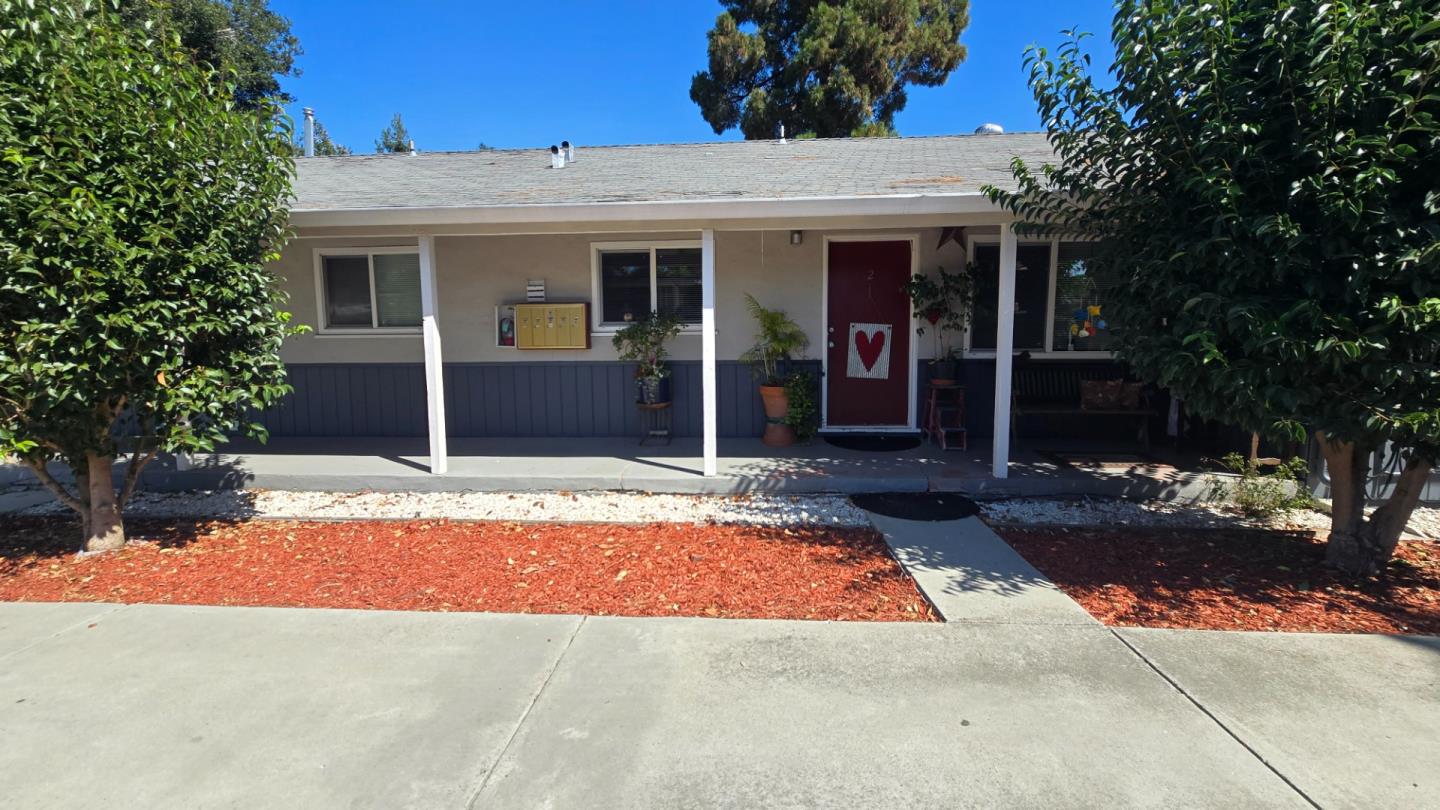 Detail Gallery Image 3 of 11 For 236 Higdon Ave, Mountain View,  CA 94041 - – Beds | – Baths