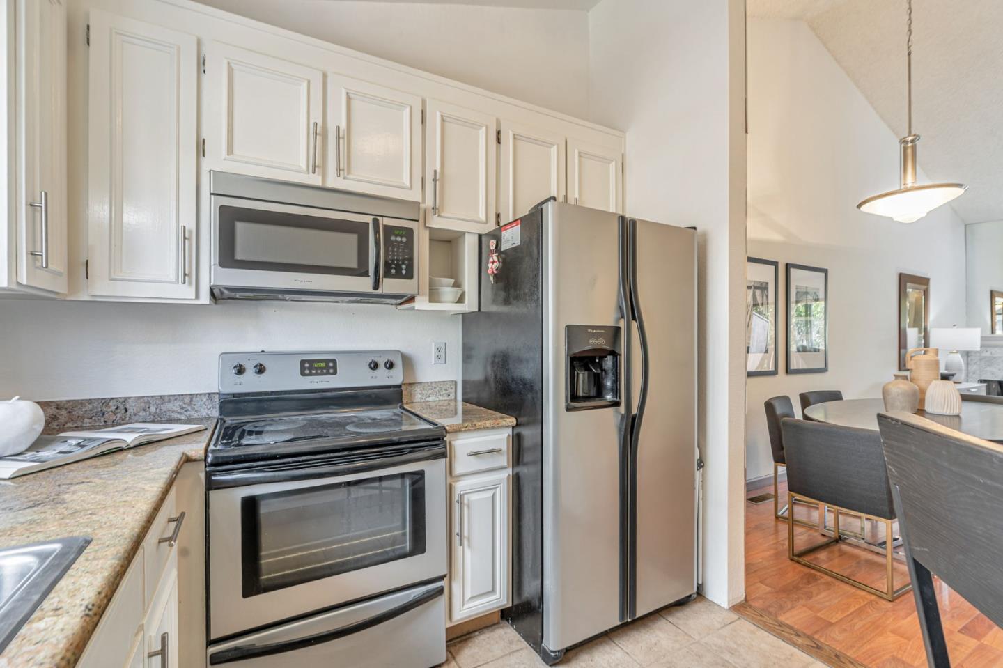 Detail Gallery Image 10 of 36 For 45 Corte Real #8,  Greenbrae,  CA 94904 - 2 Beds | 1/1 Baths