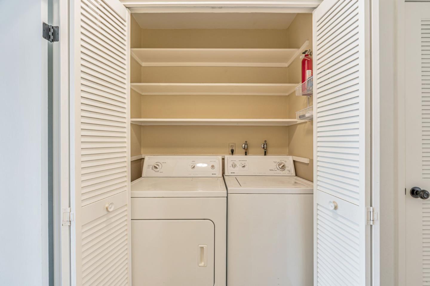 Detail Gallery Image 27 of 36 For 45 Corte Real #8,  Greenbrae,  CA 94904 - 2 Beds | 1/1 Baths