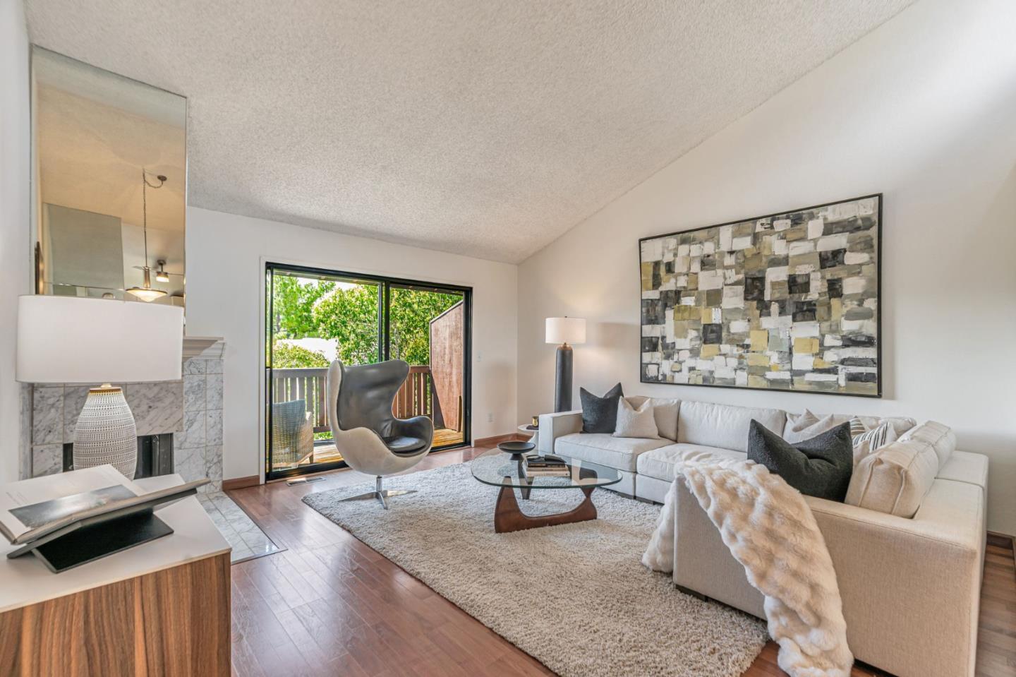 Detail Gallery Image 4 of 36 For 45 Corte Real #8,  Greenbrae,  CA 94904 - 2 Beds | 1/1 Baths