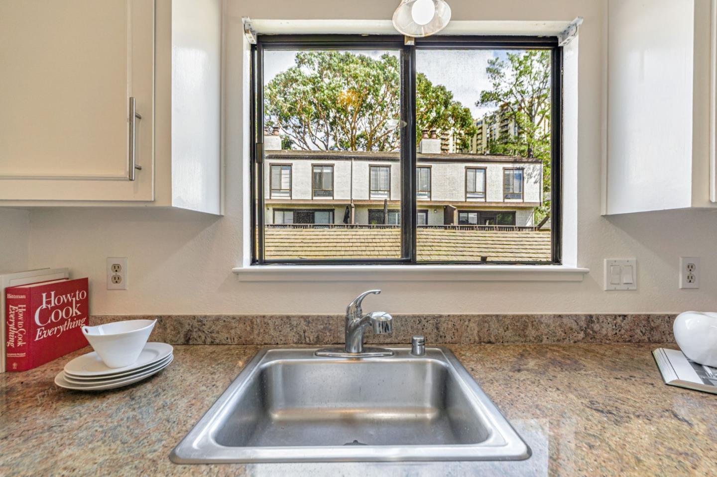Detail Gallery Image 8 of 36 For 45 Corte Real #8,  Greenbrae,  CA 94904 - 2 Beds | 1/1 Baths