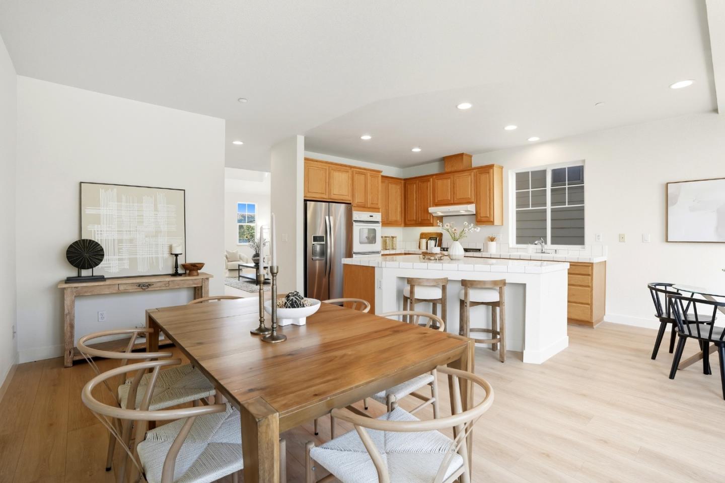 Detail Gallery Image 13 of 70 For 956 Commercial Ave, South San Francisco,  CA 94080 - 3 Beds | 3/1 Baths