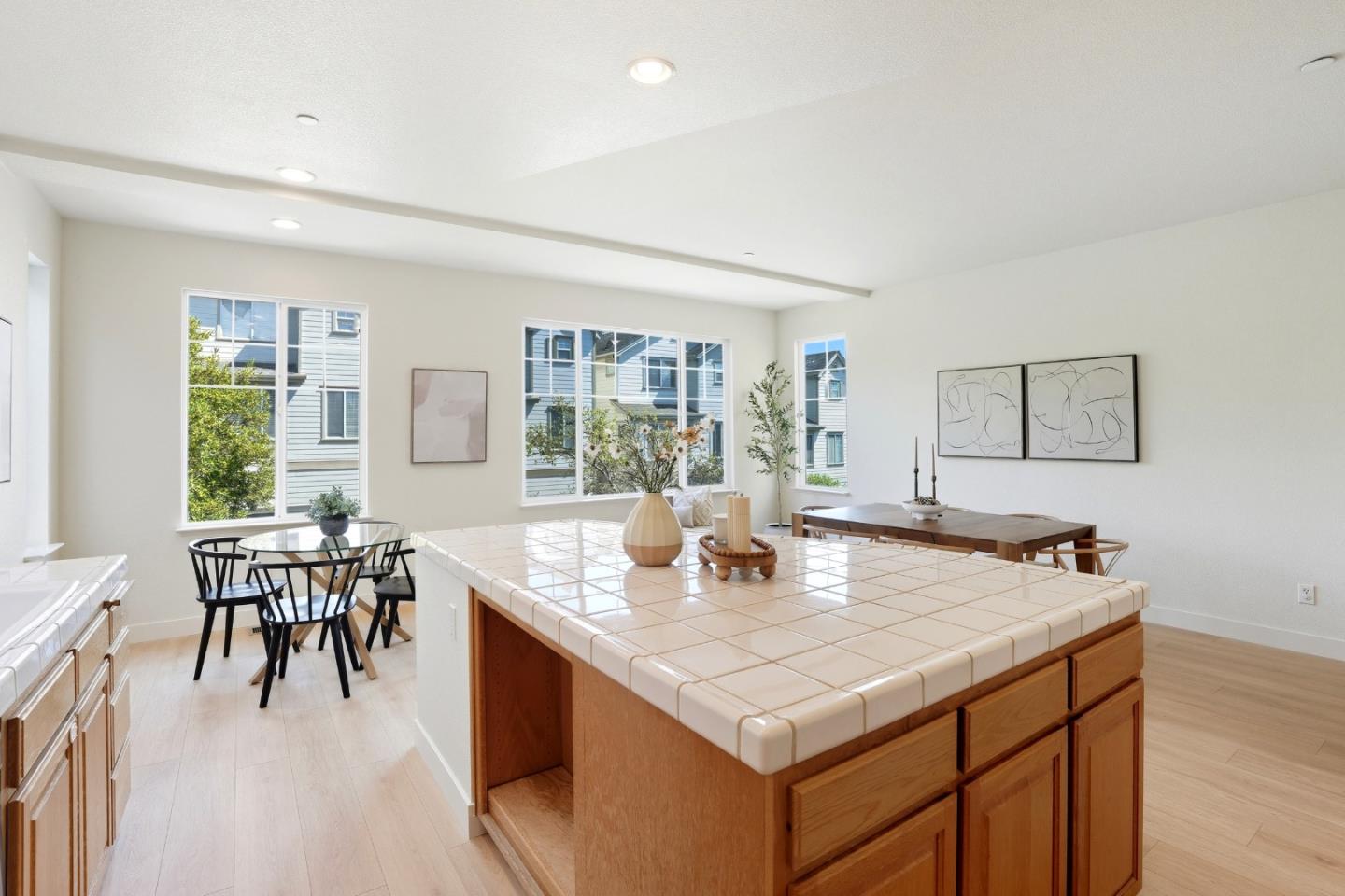 Detail Gallery Image 16 of 70 For 956 Commercial Ave, South San Francisco,  CA 94080 - 3 Beds | 3/1 Baths