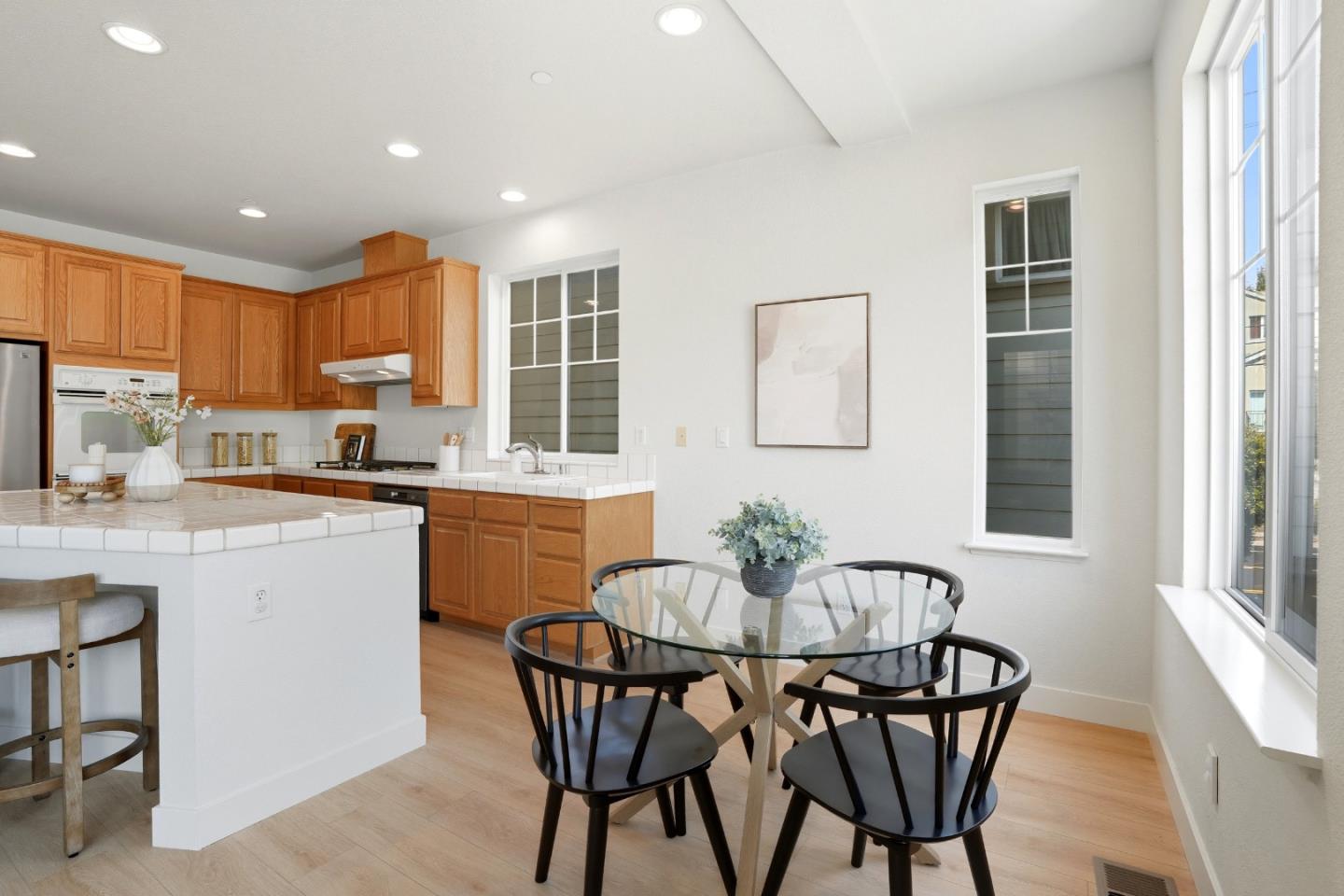 Detail Gallery Image 24 of 70 For 956 Commercial Ave, South San Francisco,  CA 94080 - 3 Beds | 3/1 Baths
