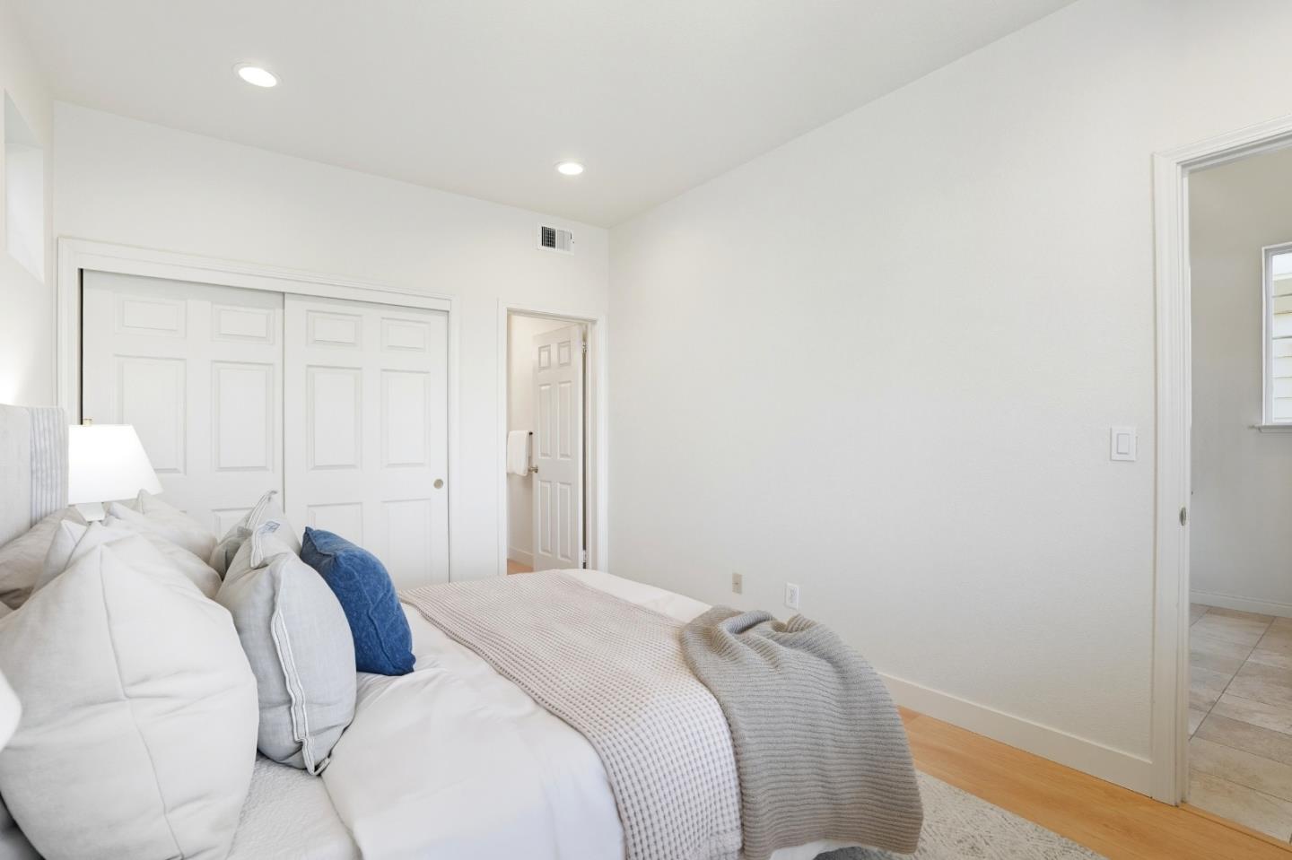 Detail Gallery Image 32 of 70 For 956 Commercial Ave, South San Francisco,  CA 94080 - 3 Beds | 3/1 Baths