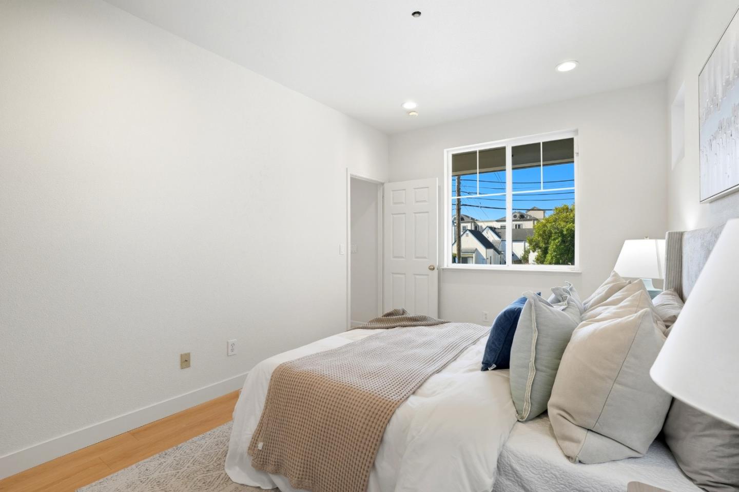 Detail Gallery Image 33 of 70 For 956 Commercial Ave, South San Francisco,  CA 94080 - 3 Beds | 3/1 Baths