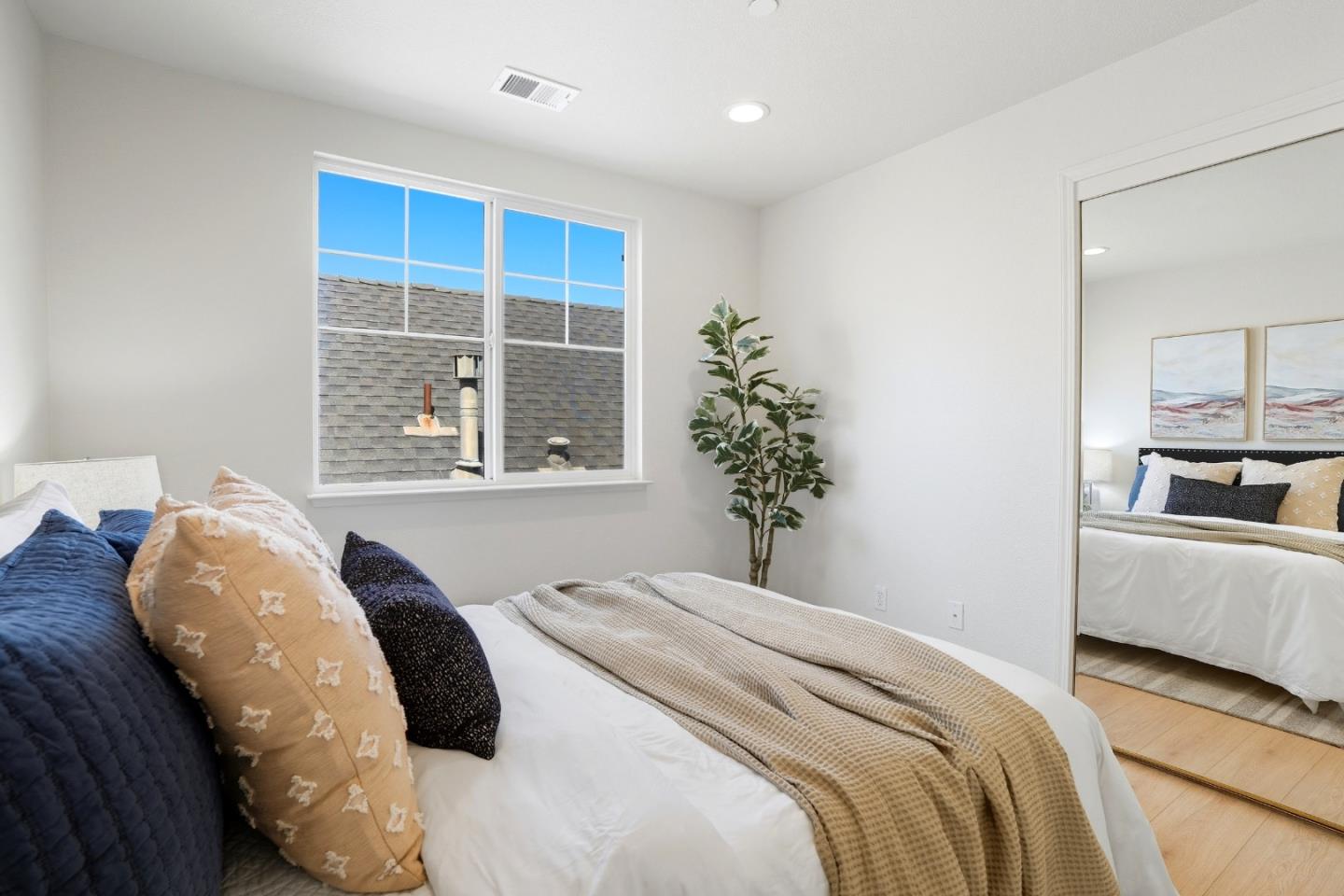 Detail Gallery Image 43 of 70 For 956 Commercial Ave, South San Francisco,  CA 94080 - 3 Beds | 3/1 Baths