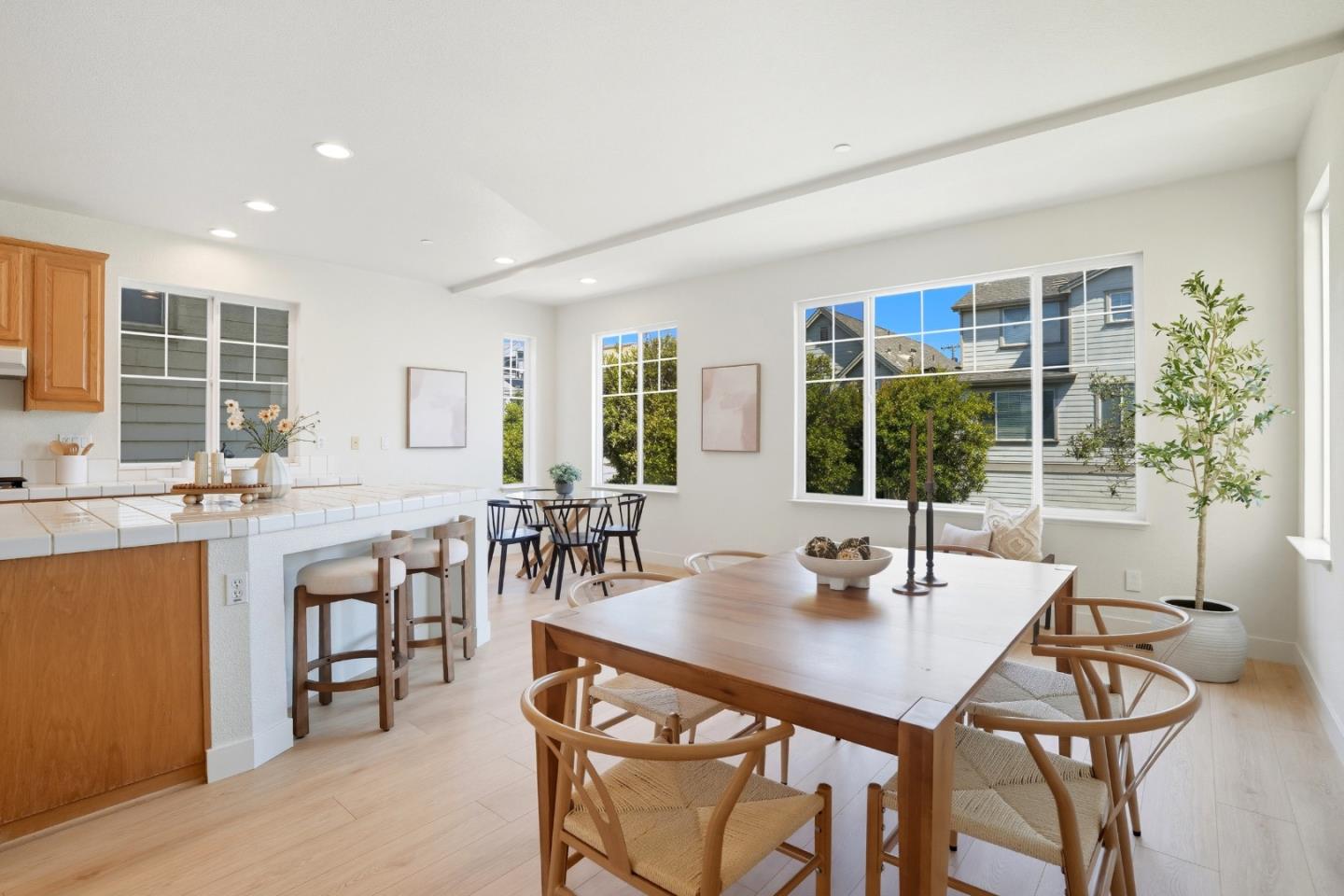 Detail Gallery Image 8 of 70 For 956 Commercial Ave, South San Francisco,  CA 94080 - 3 Beds | 3/1 Baths