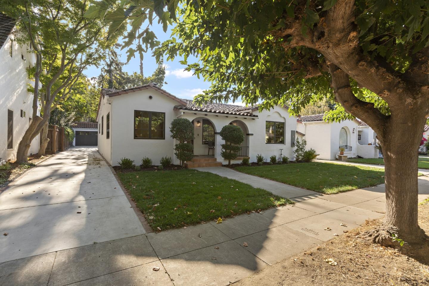 Detail Gallery Image 2 of 55 For 1655 Everett Ave, San Jose,  CA 95125 - 3 Beds | 2/1 Baths